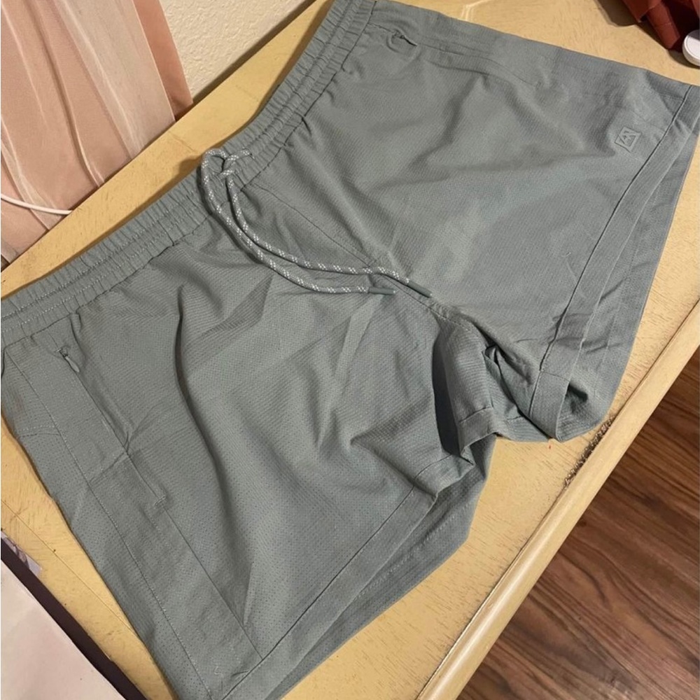 Zippered pocket athletic pants w tags